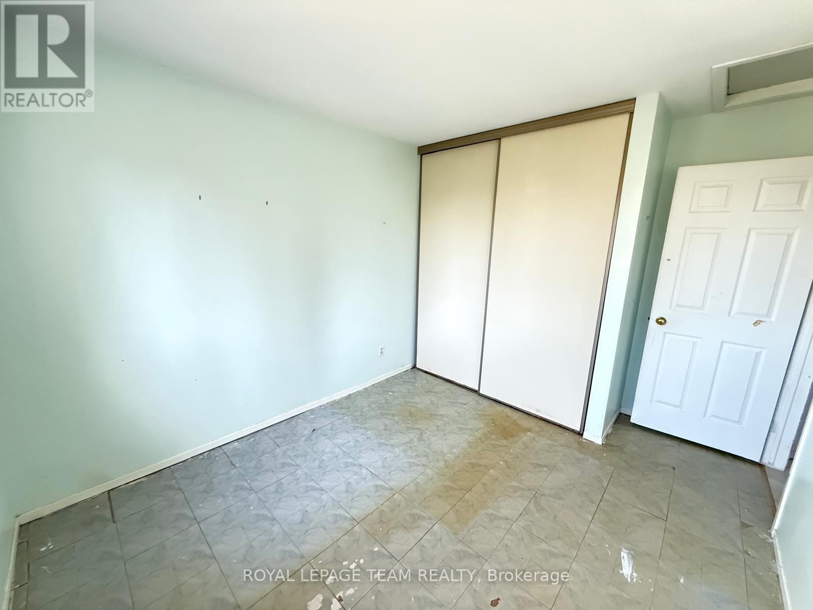 Commercial Properties for Sale in Ottawa – 86 HUMMINGBIRD CRESCENT – By Peter Sagos - Image 14