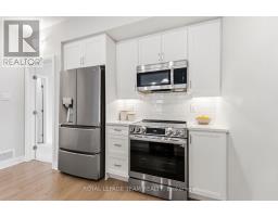 834 Ralph Hennessy Avenue, Ottawa, ON K1X0E4 Photo 9