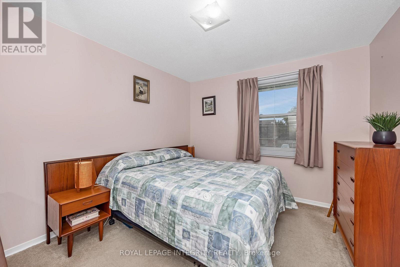 Commercial Properties for Sale in Arnprior – 262 EDWARD STREET S – By Peter Sagos - Image 19