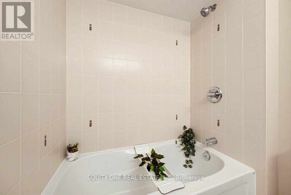 345 APPLECROSS CRESCENT - 34