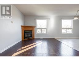 Living room - 82 Walsh Crescent, Stratford, ON N5A7X8 Photo 10