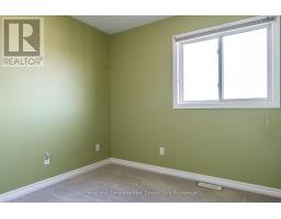 82 Walsh Crescent, Stratford, ON N5A7X8 Photo 21