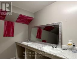1653 Eglinton Avenue W, Toronto, ON M6E2H1 Photo 10