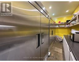 1653 Eglinton Avenue W, Toronto, ON M6E2H1 Photo 9