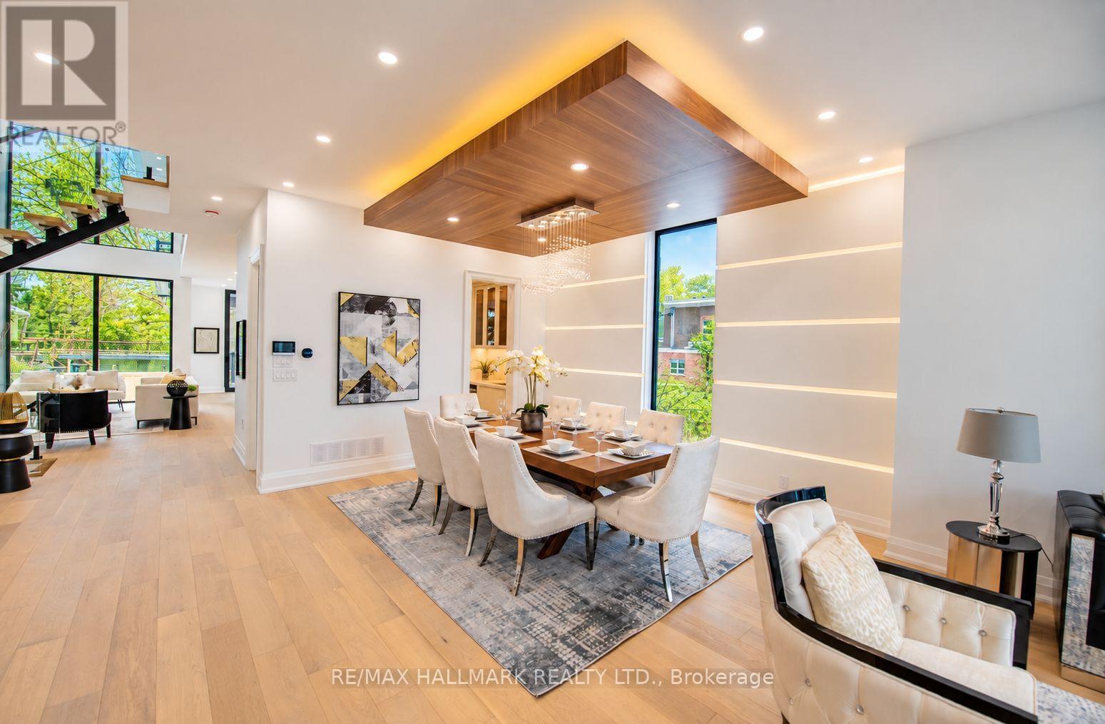 52 Wildwood Avenue, Richmond Hill, ON photo 3