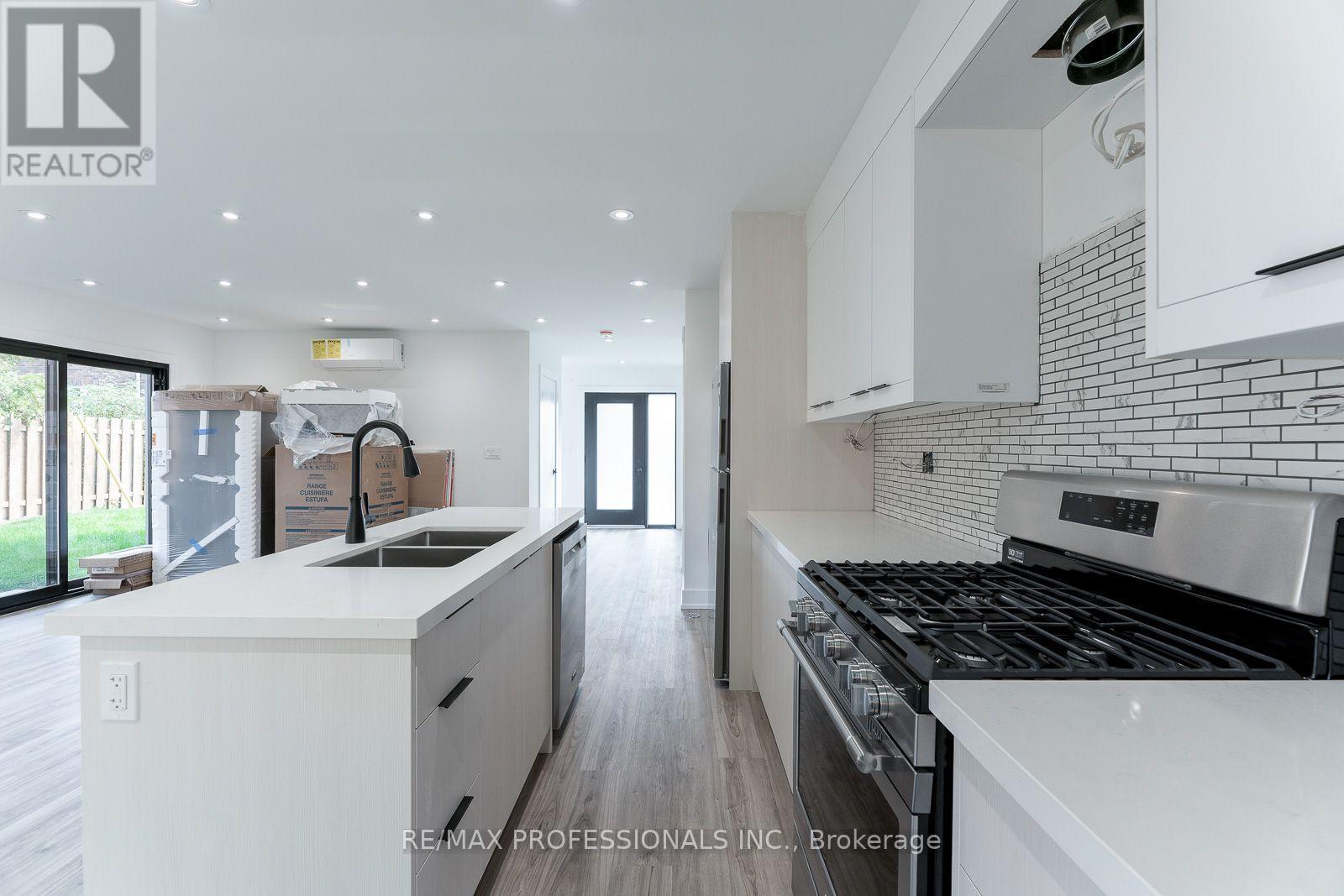 GRDNSUITE - 38 THIRTY THIRD STREET, Toronto (Long Branch) — photo 10