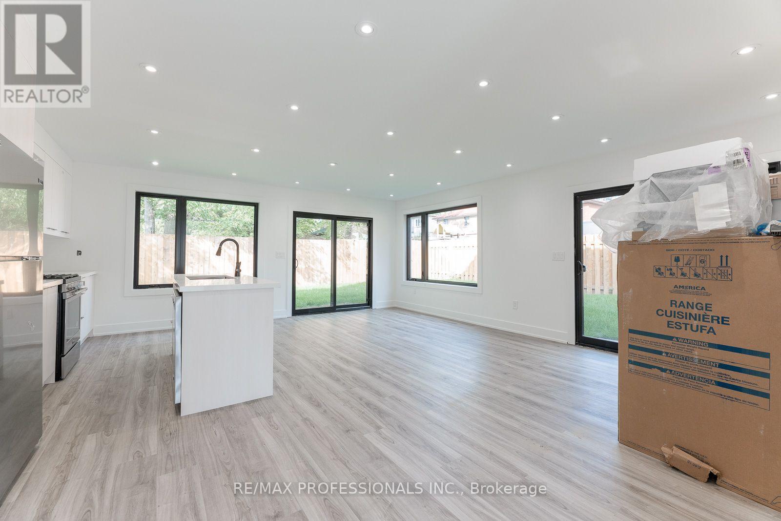 GRDNSUITE - 38 THIRTY THIRD STREET, Toronto (Long Branch) — photo 4