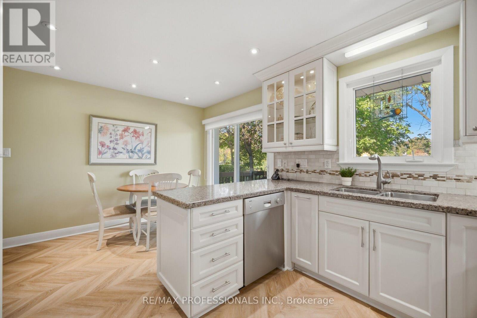 14 Strathdee Drive, Toronto, ON photo 18