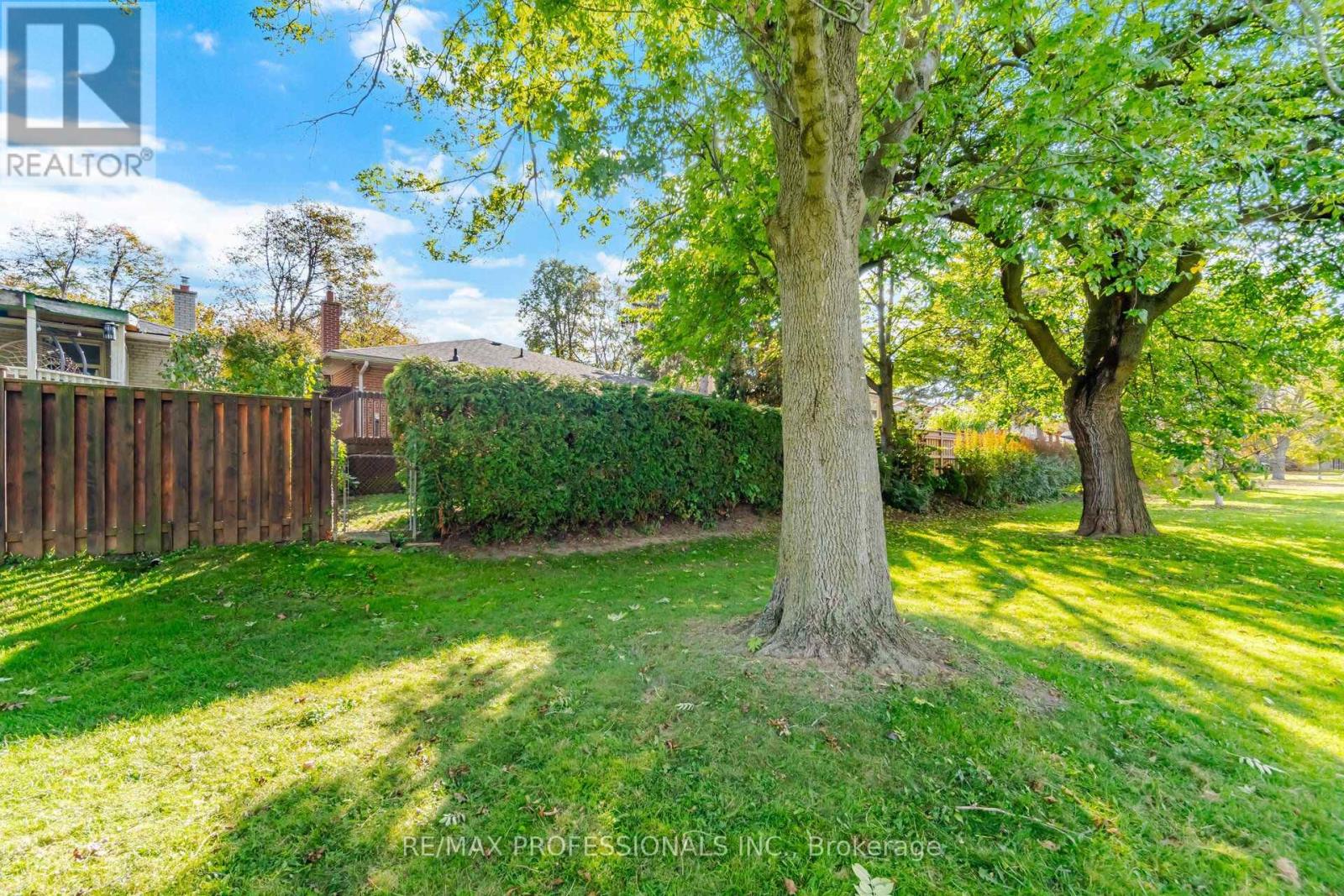 14 Strathdee Drive, Toronto, ON photo 43