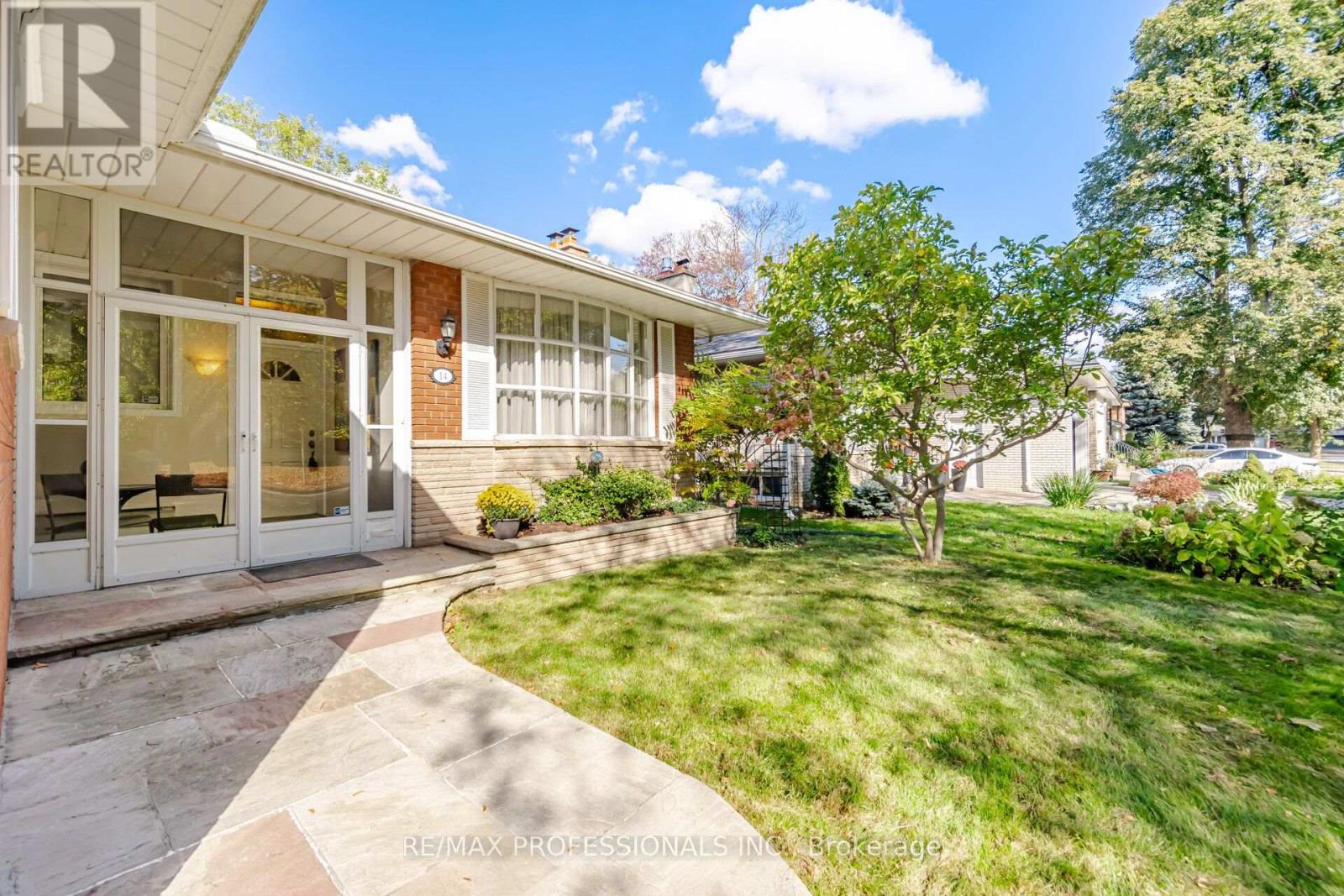 14 Strathdee Drive, Toronto, ON photo 5