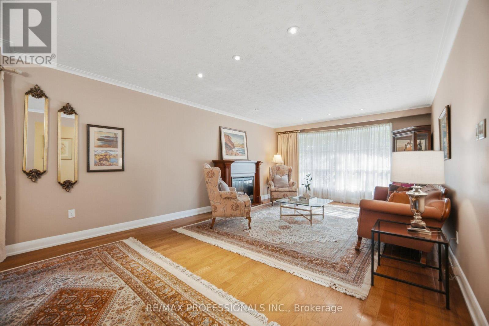 14 Strathdee Drive, Toronto, ON photo 9