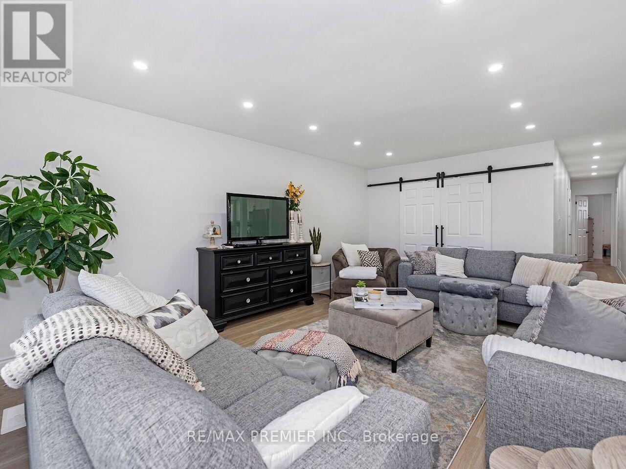 10 Bruno Court, Toronto, ON photo 12
