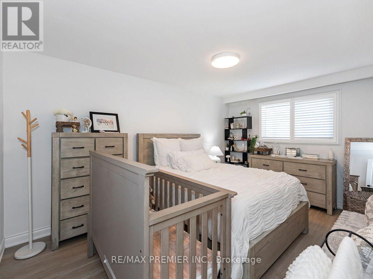 10 Bruno Court, Toronto, ON photo 17