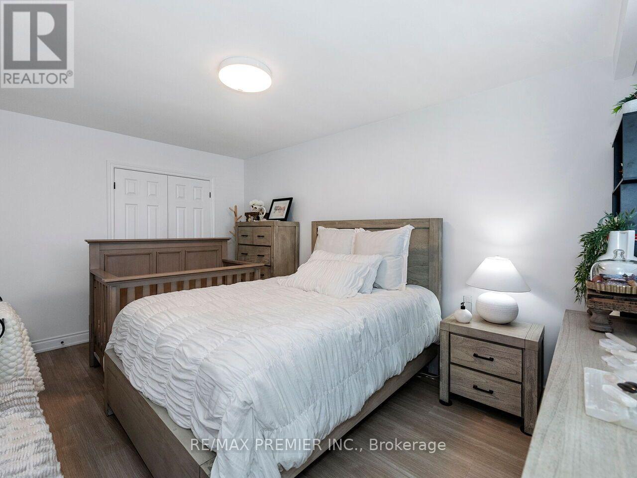 10 Bruno Court, Toronto, ON photo 18