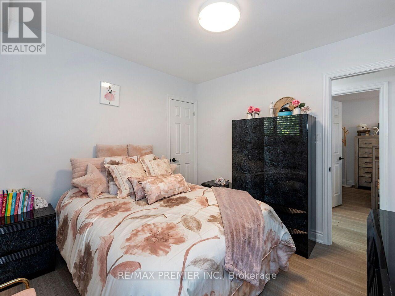 10 Bruno Court, Toronto, ON photo 22