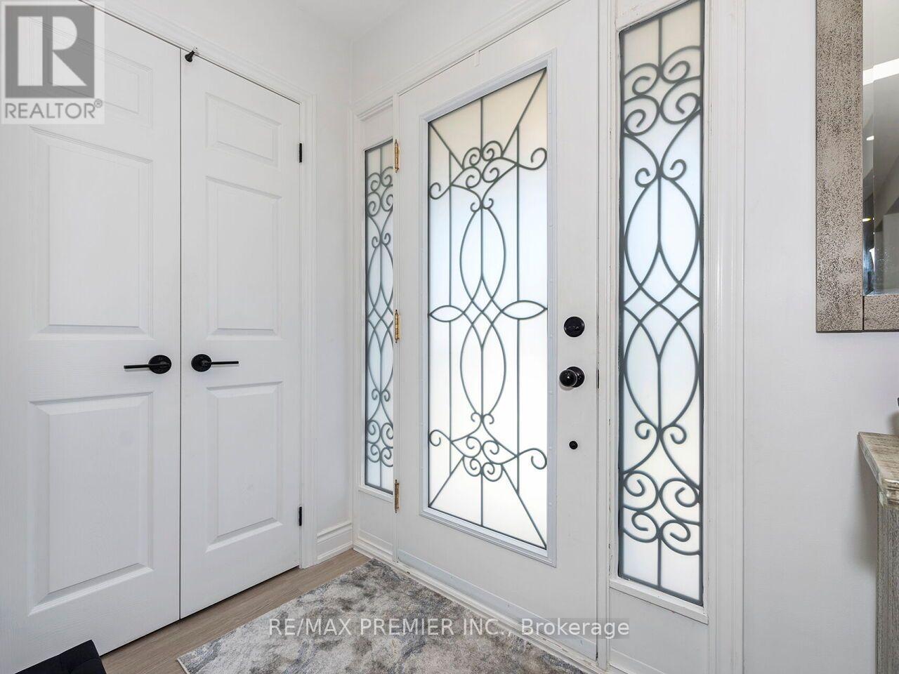 10 Bruno Court, Toronto, ON photo 6