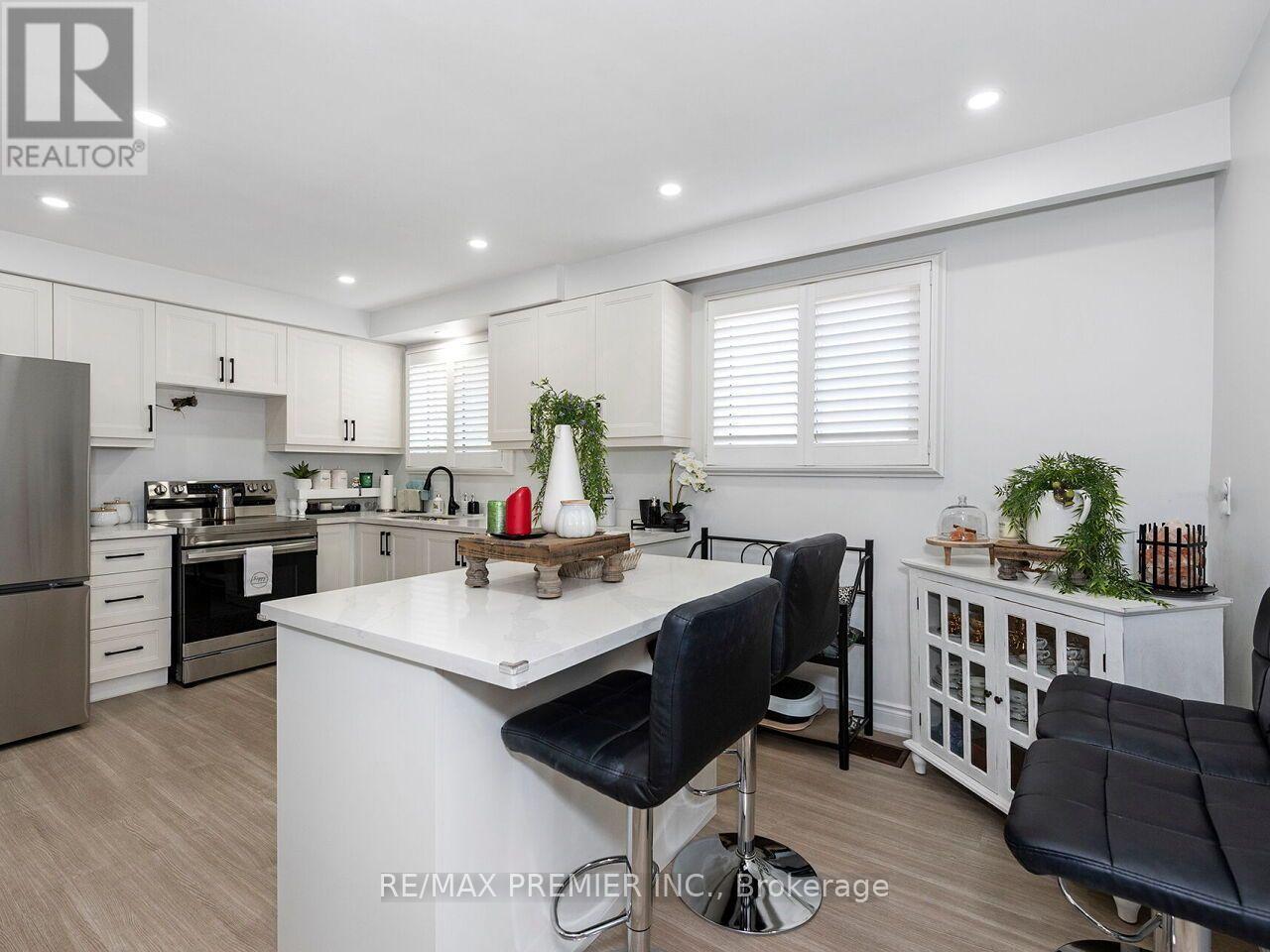10 Bruno Court, Toronto, ON photo 7