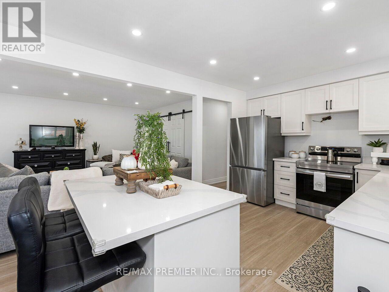 10 Bruno Court, Toronto, ON photo 8