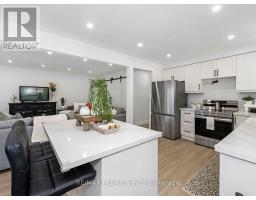 Kitchen - 10 Bruno Court, Toronto, ON M9L2J3 Photo 8