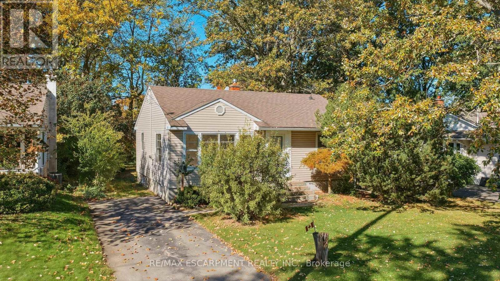 55 Lakeview Avenue, Grimsby, ON photo 3