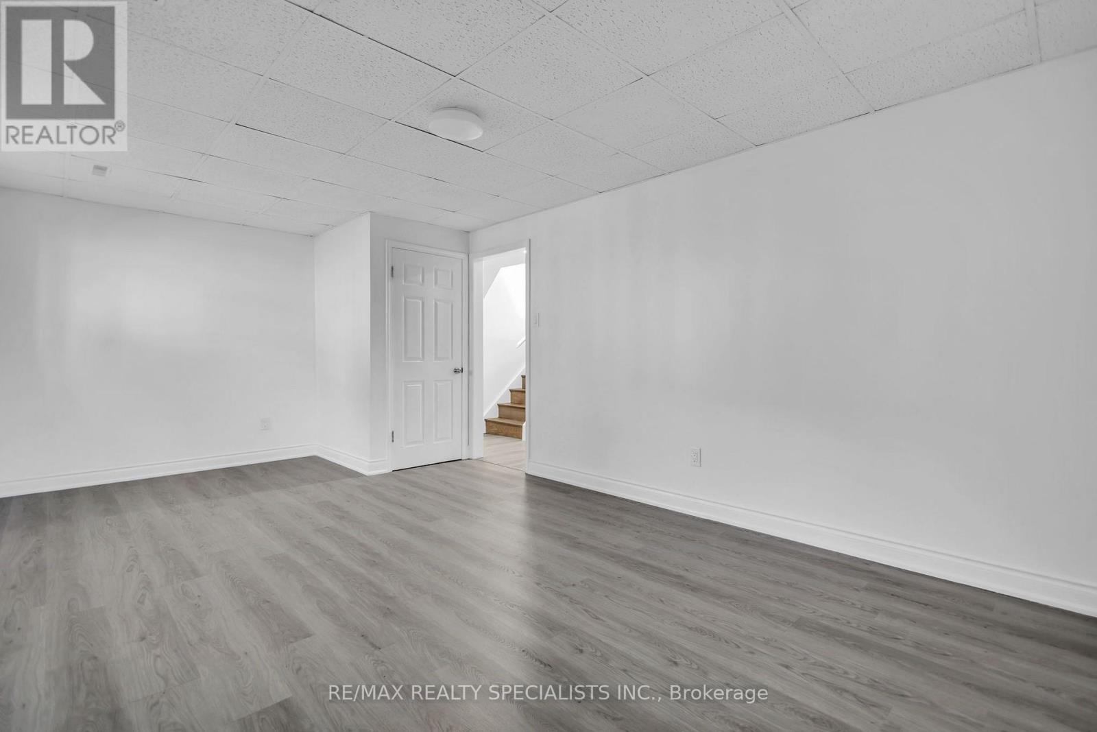27 TOULON Crescent, London East, ON photo 24