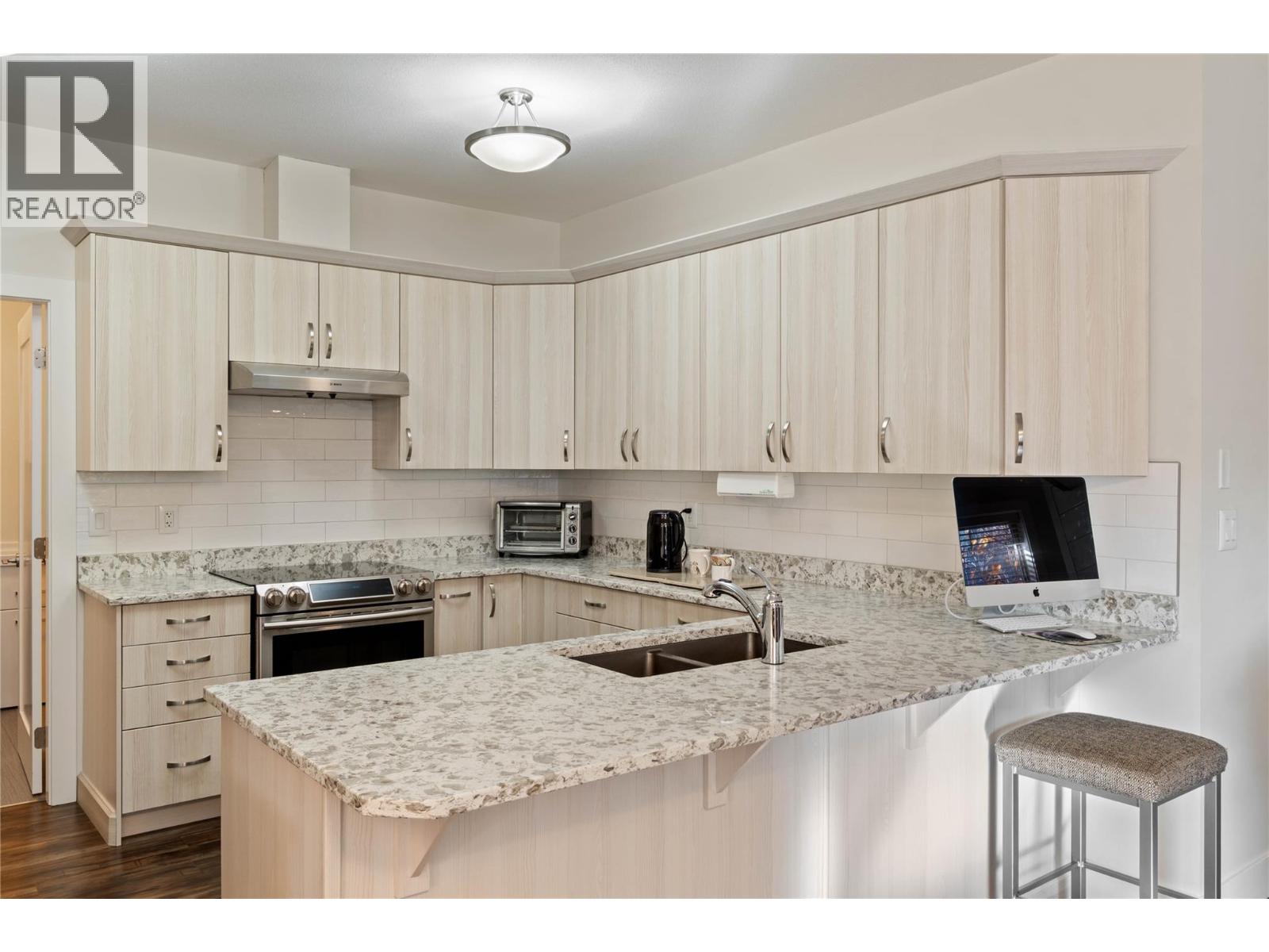 710 Hayward Place - 12