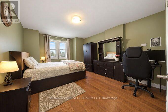 55 PARK ROAD N - 26