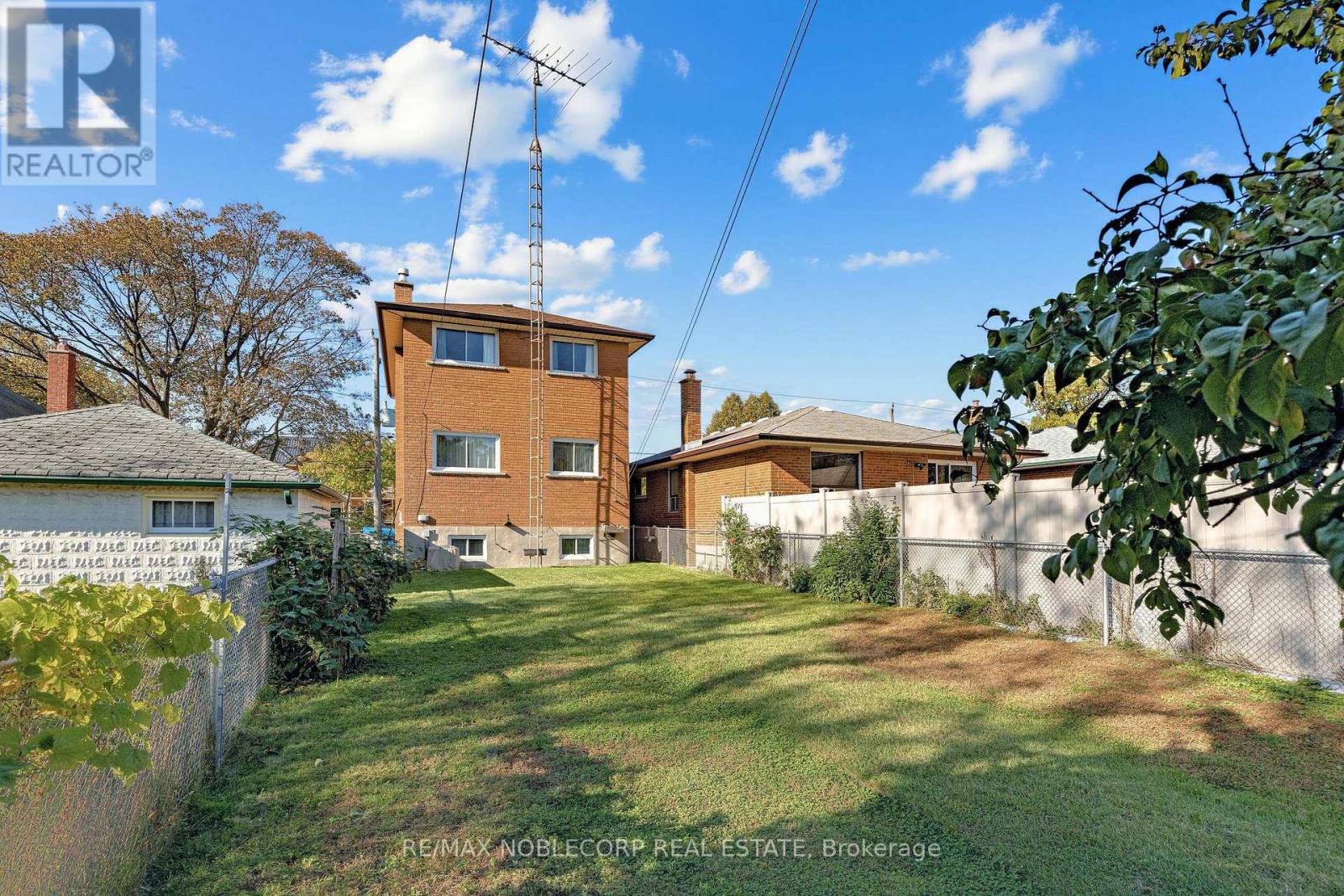 157 HALLMARK AVENUE - 31