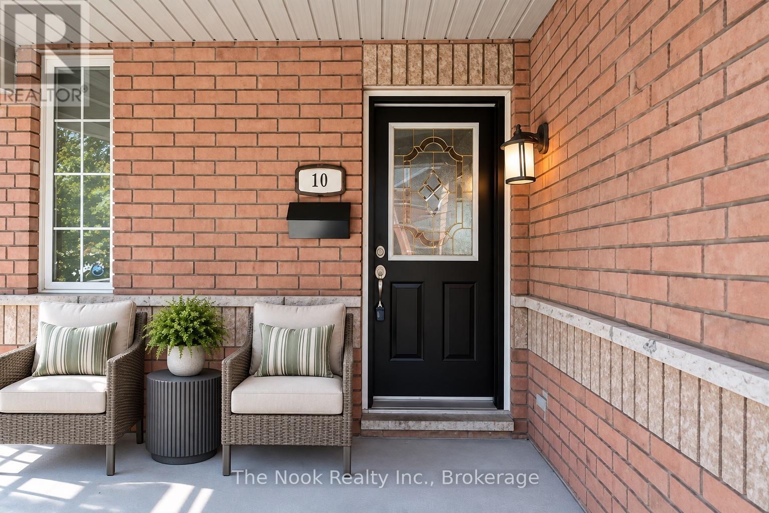 10 Melody Drive, Whitby, ON photo 2