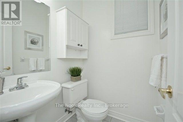 10 Melody Drive, Whitby, ON photo 6