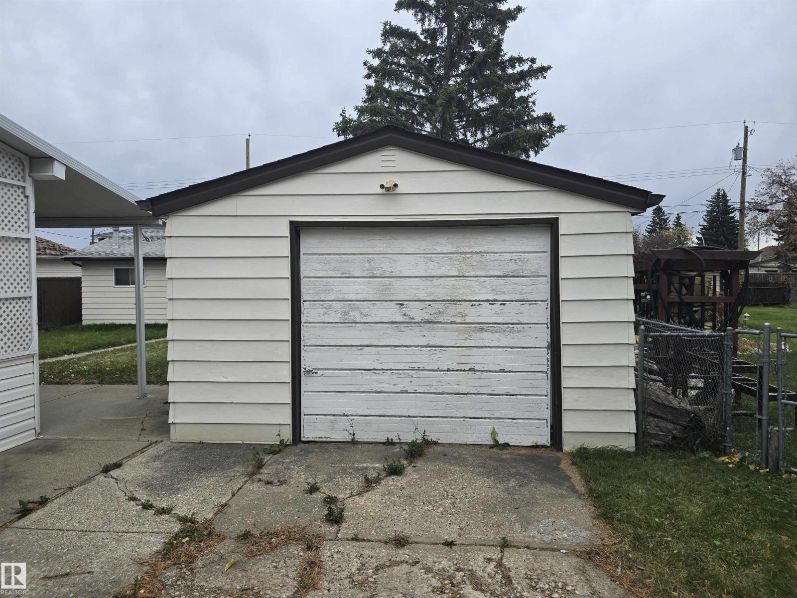 9717 162 ST NW, Edmonton — photo 3