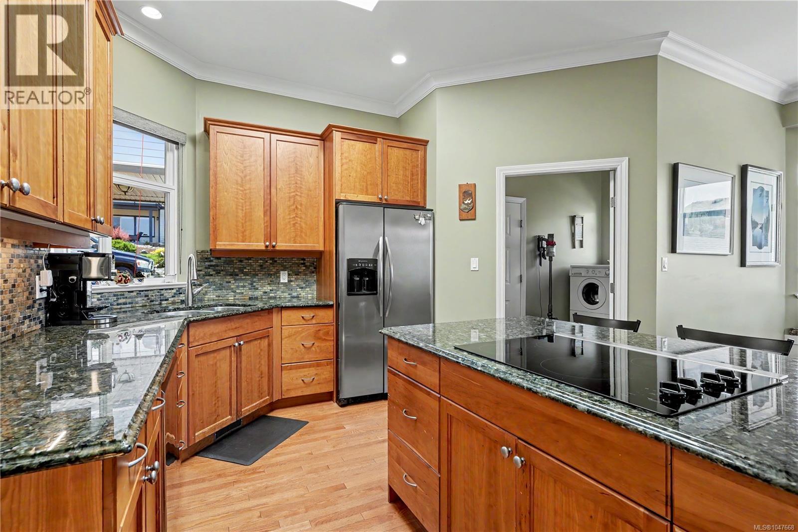 873 Country Club Dr, Cobble Hill - Image 1