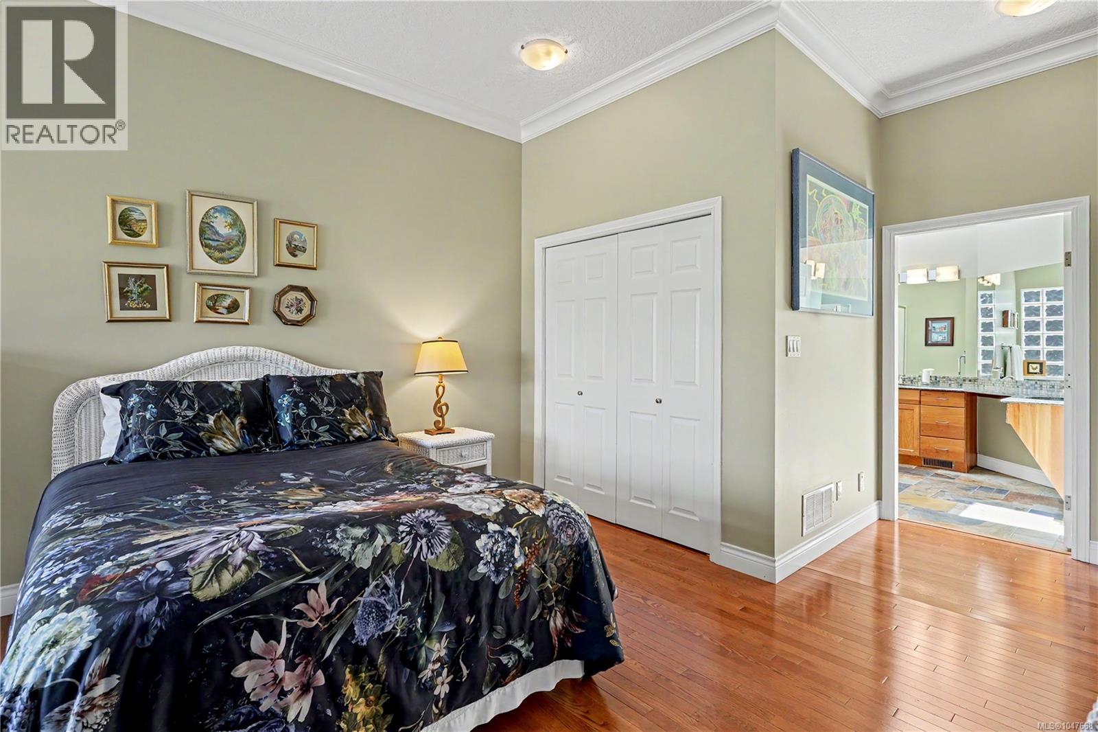 873 Country Club Dr, Cobble Hill - Image 1