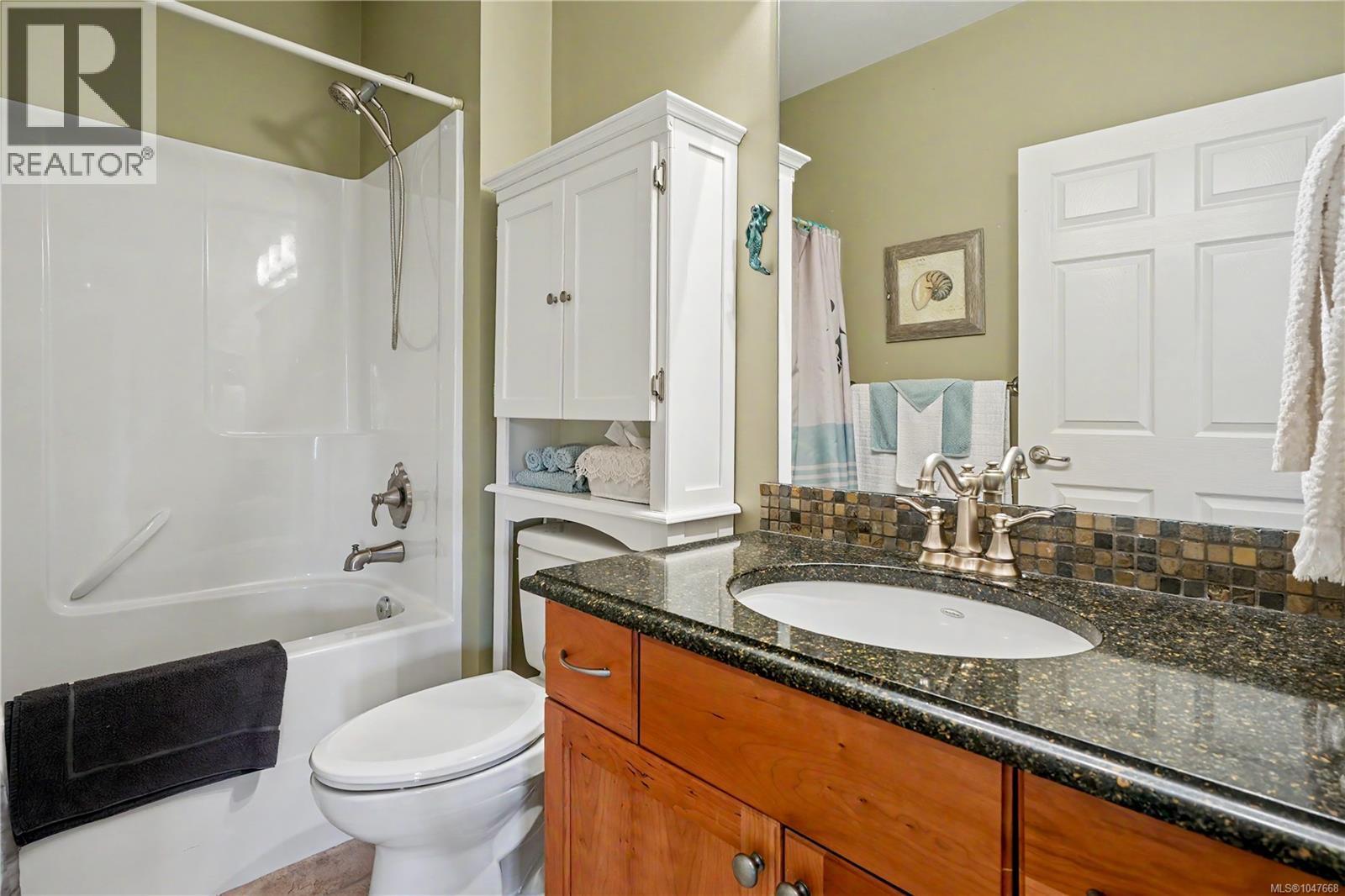 873 Country Club Dr, Cobble Hill - Image 1
