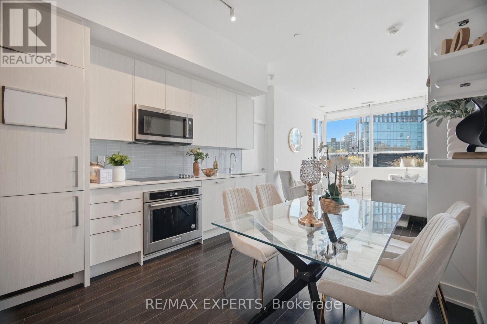 206- 181 Bedford Road, Toronto, ON