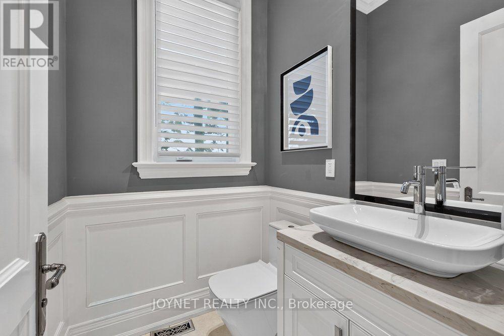 119 Patricia Avenue, Toronto, ON photo 10