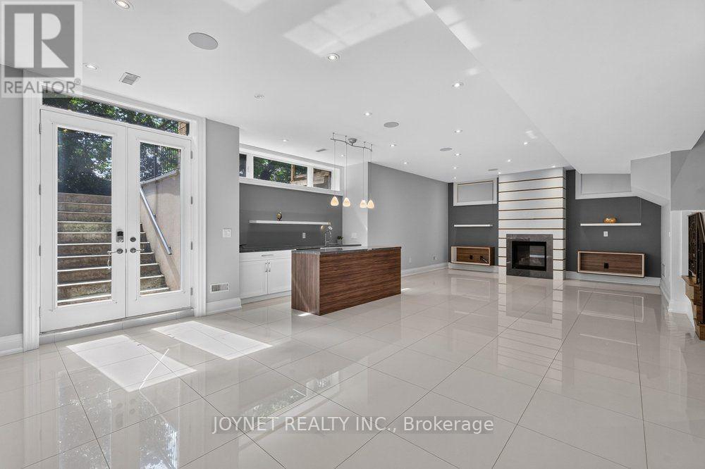 119 Patricia Avenue, Toronto, ON photo 43