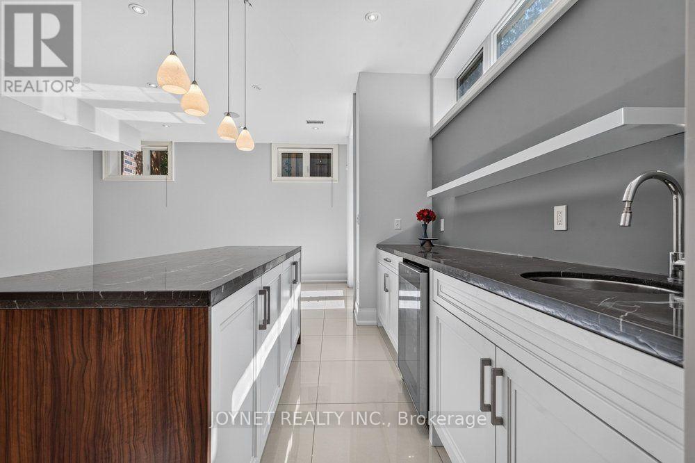 119 Patricia Avenue, Toronto, ON photo 45