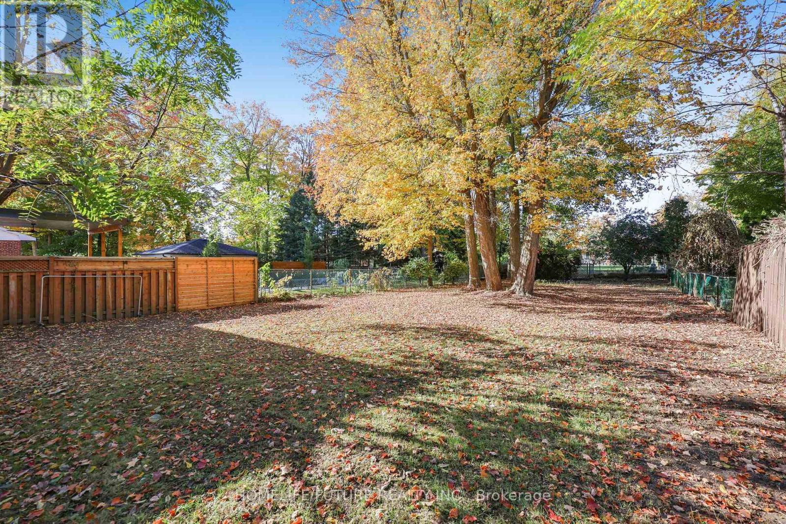 18 Ivan Road, Toronto, ON photo 22