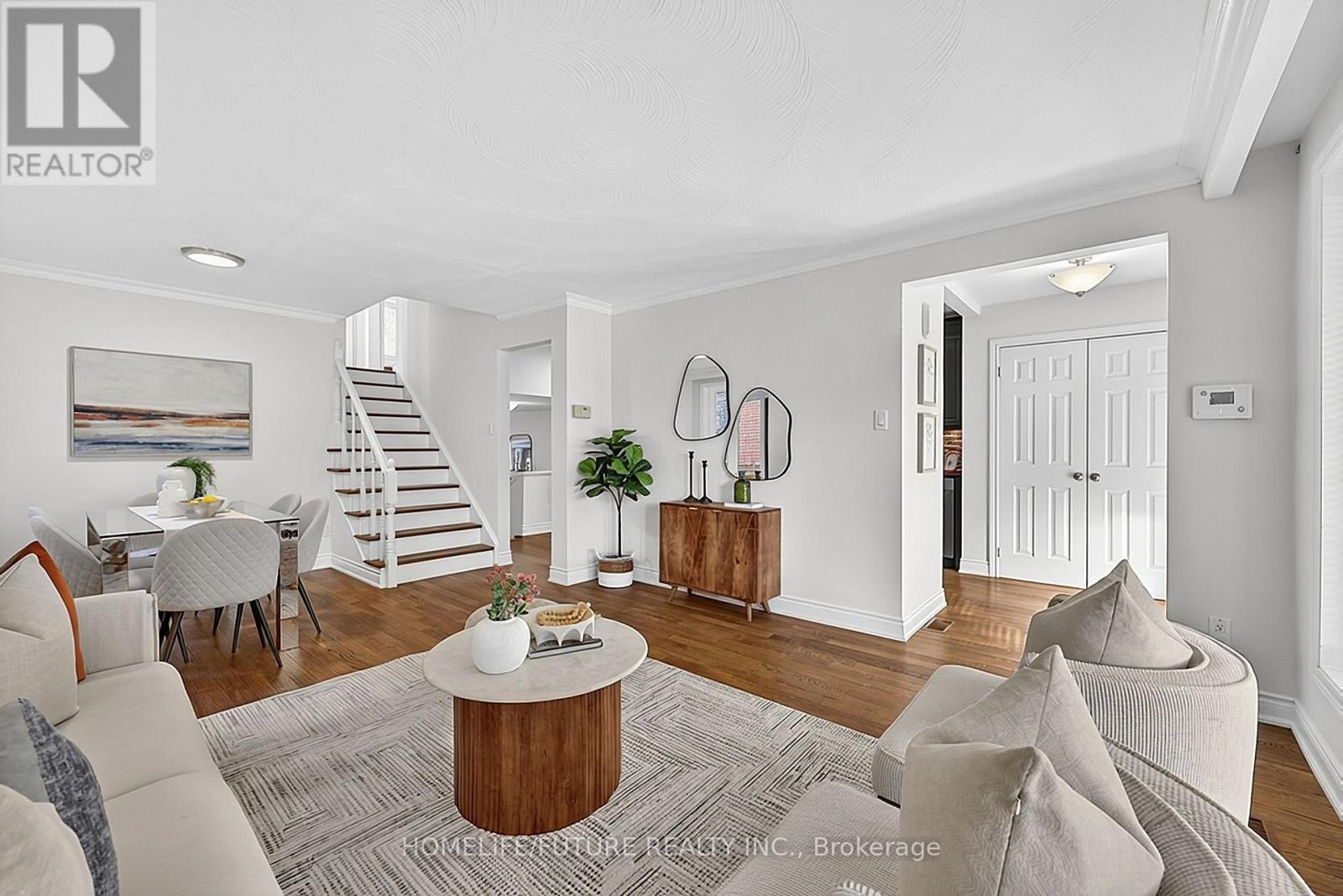 18 Ivan Road, Toronto, ON photo 7