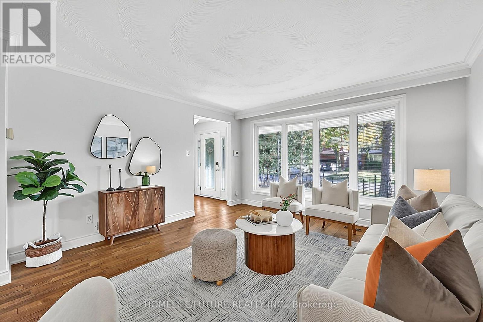 18 Ivan Road, Toronto, ON photo 8