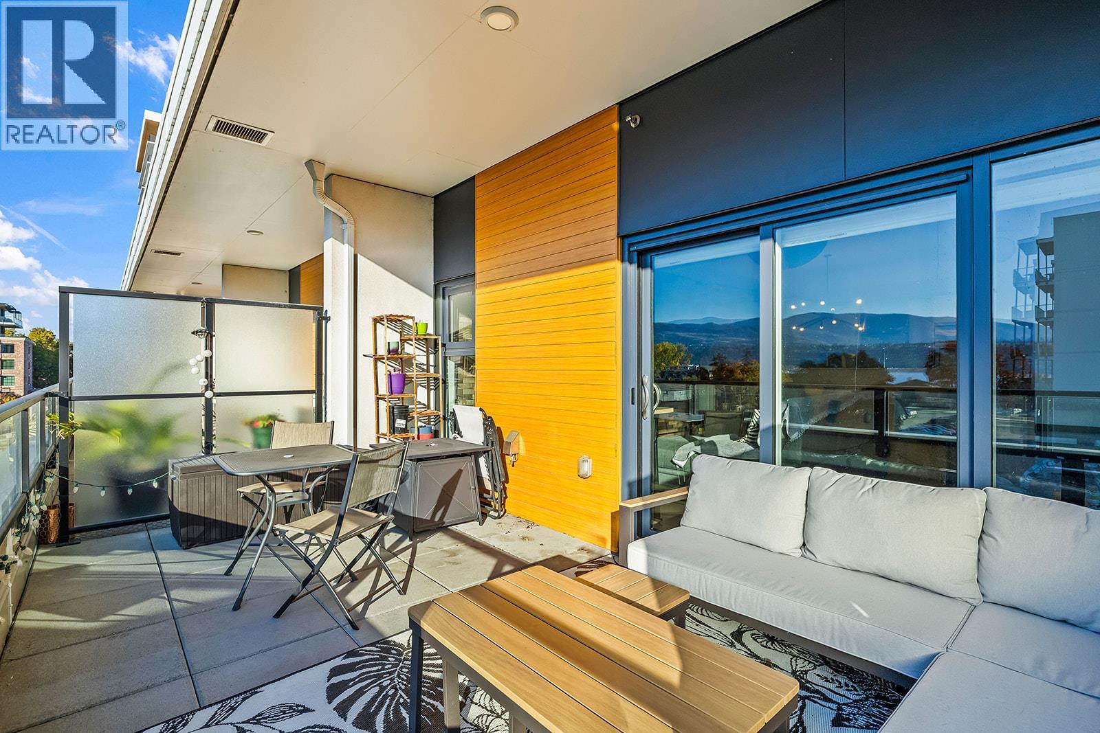303 3030 Pandosy Street, Kelowna