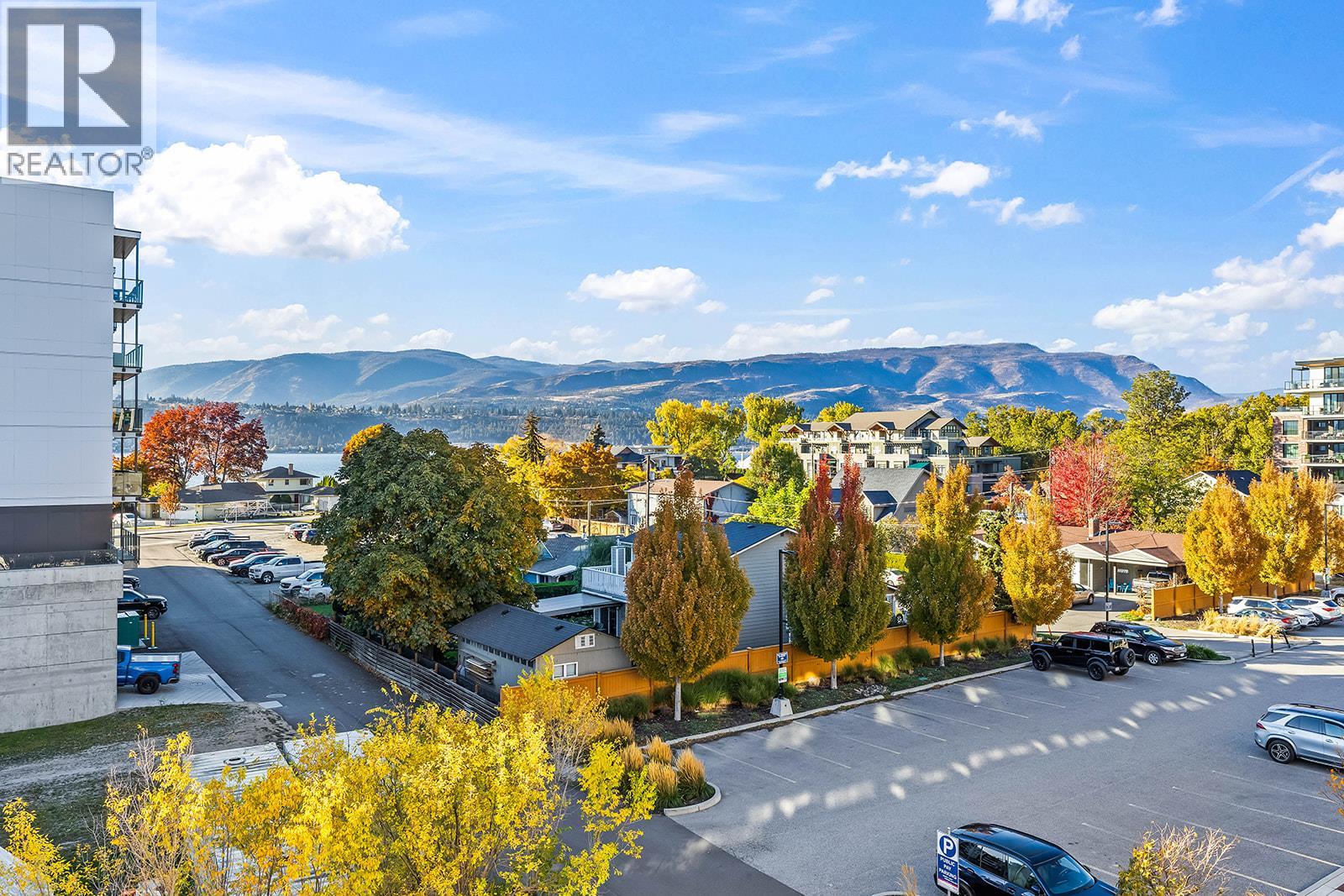 303 3030 Pandosy Street, Kelowna
