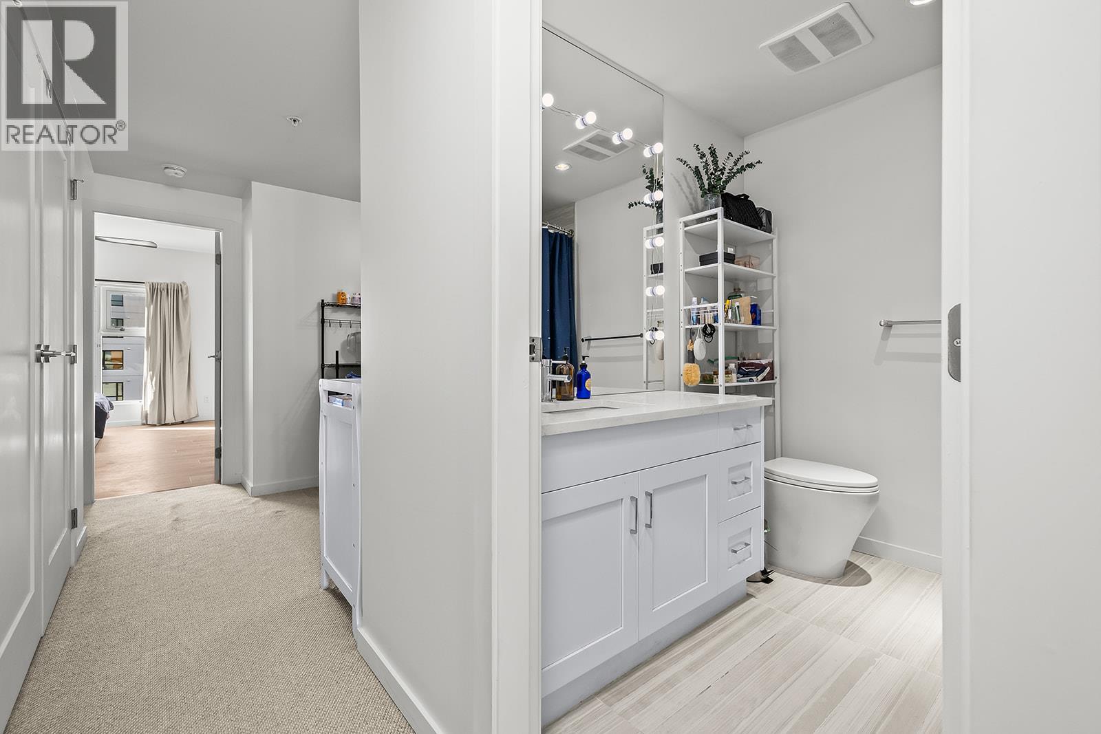 303 3030 Pandosy Street, Kelowna