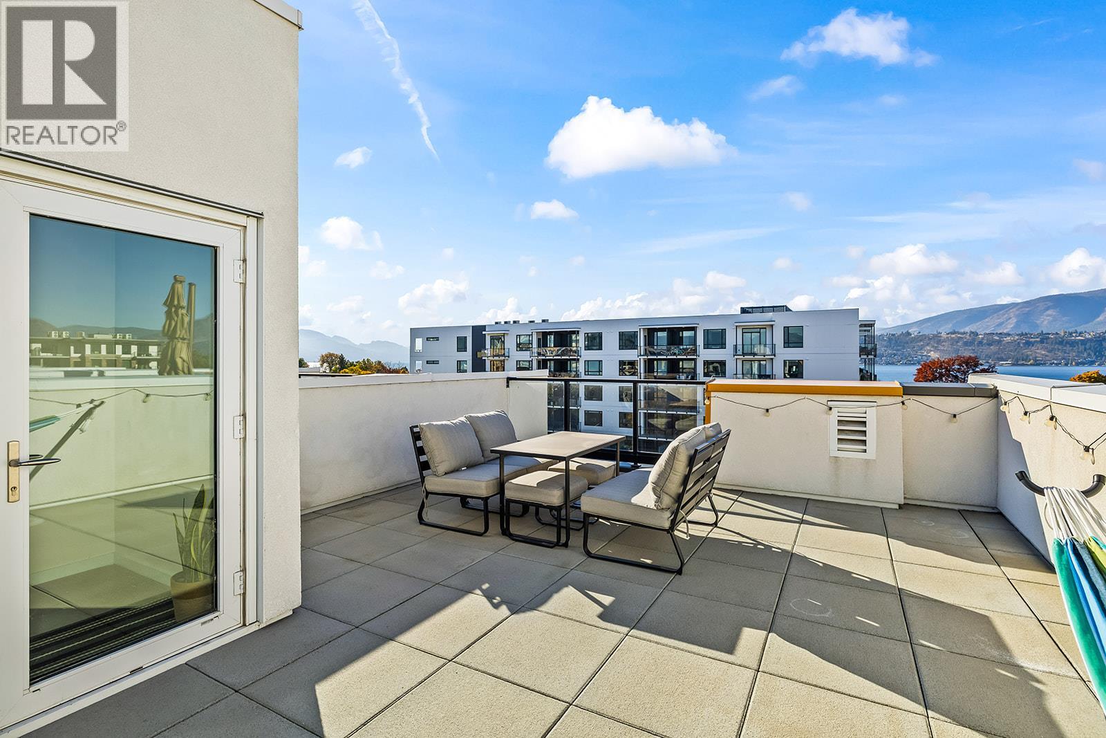 303 3030 Pandosy Street, Kelowna