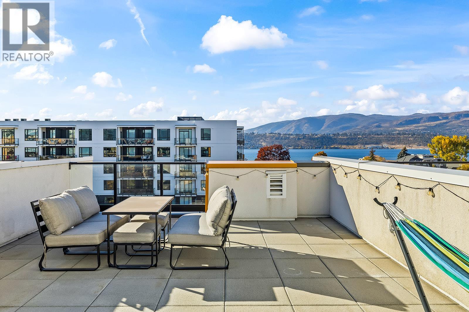 303 3030 Pandosy Street, Kelowna