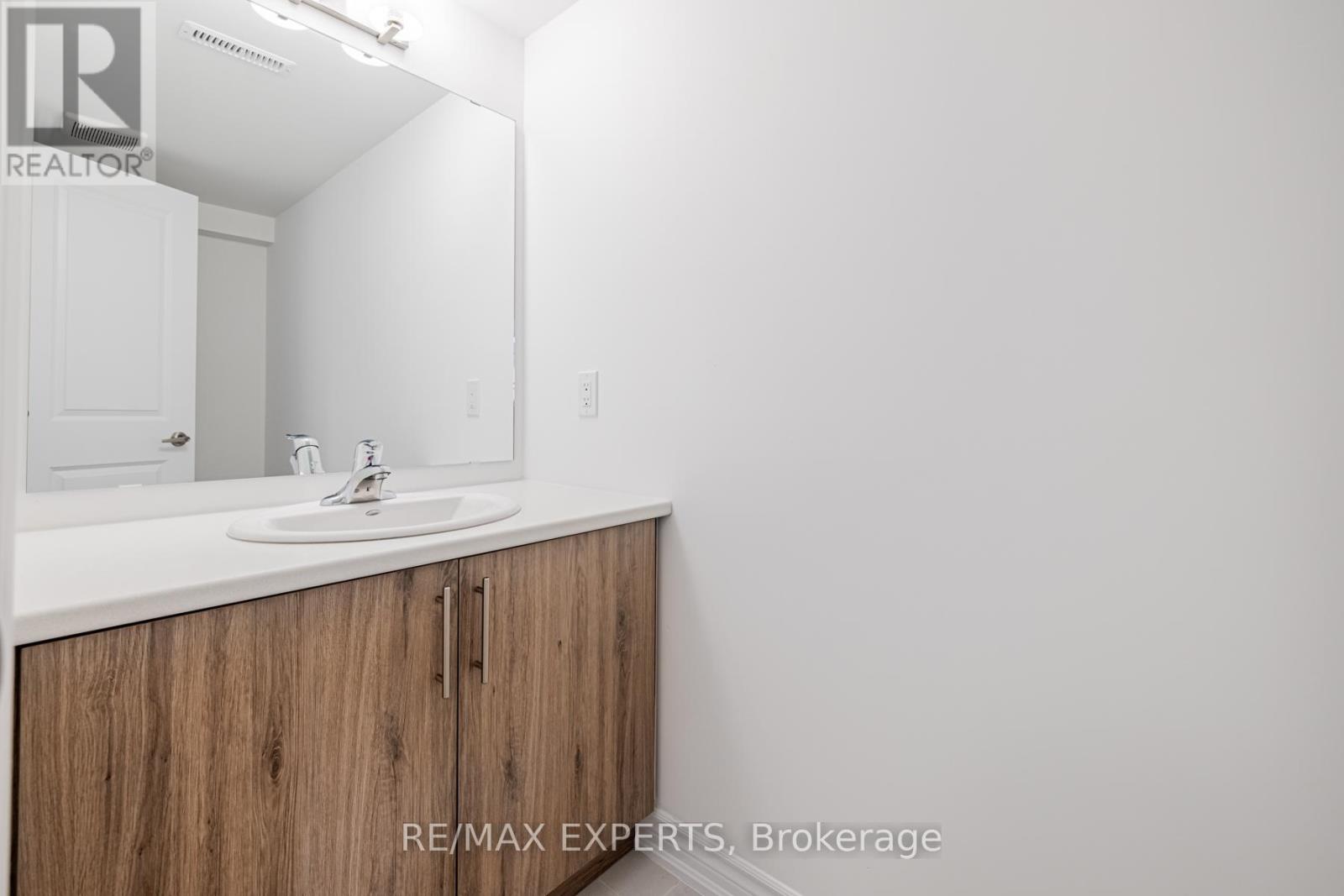13 Silo Mews, Barrie photo 10