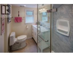2464 Hazel St, Oak Bay, BC V8S2X5 Photo 26