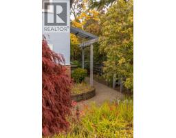 2464 Hazel St, Oak Bay, BC V8S2X5 Photo 33