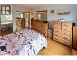 2464 Hazel St, Oak Bay, BC V8S2X5 Photo 15